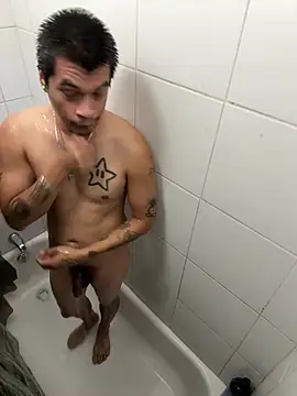 Hottdaddii: διαδικτυακό σόου στην κάμερα