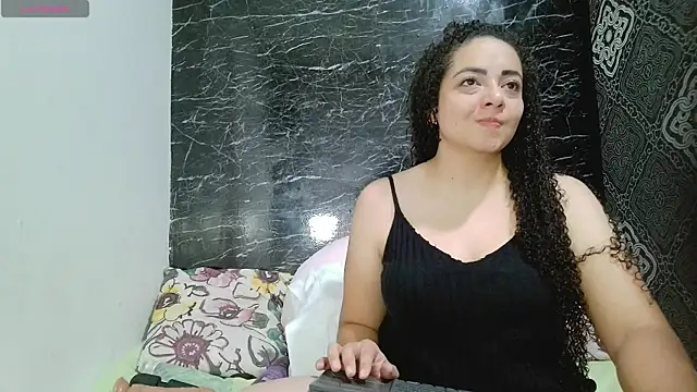 _naughty_milf Chat XXX in diretta