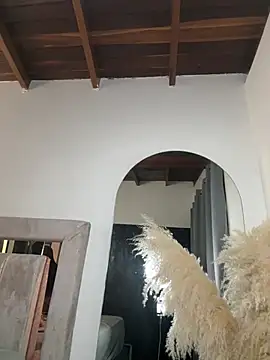 Mavii_ Adlı Modelin Canlı Sohbet Odası
