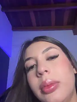 Chatroom XXX en direct de Mavii_