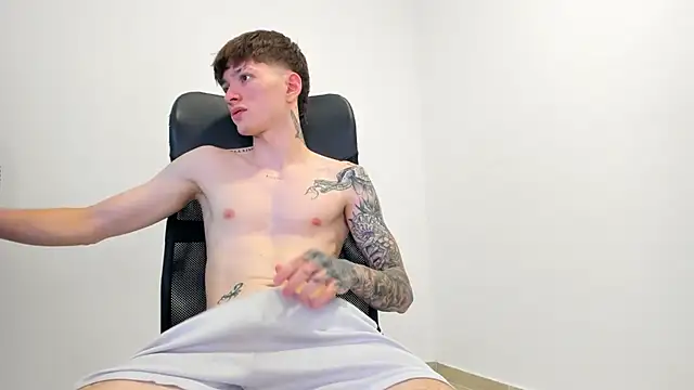 הופעת וובקאם של jake_kylee
