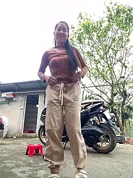 عرض كام Huong-Ly