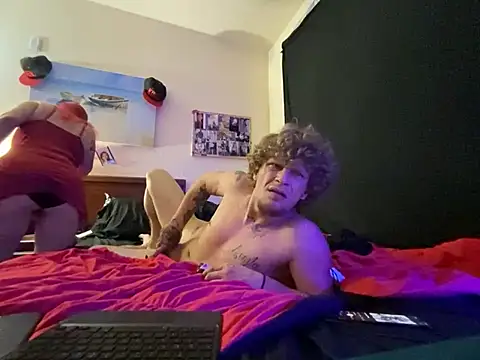 BABYdd9069: διαδικτυακό σόου στην κάμερα