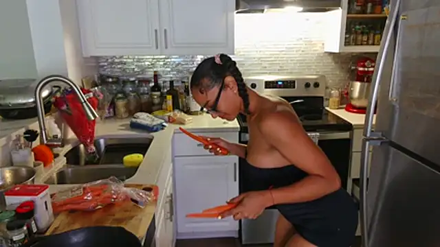 sexymsbrown Show in webcam