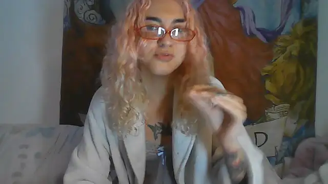 Apofenia Adlı Modelin Canlı XXX Sohbeti