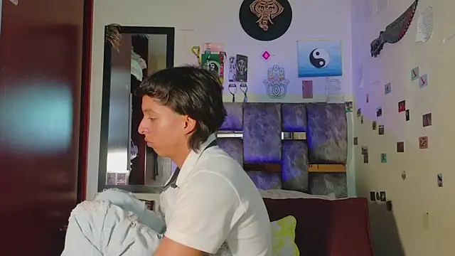 Pokazy przed kamerką – DannyPhantom555