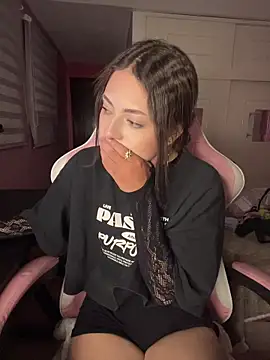 צ'אט XXX בשידור חי של PrettyAmber