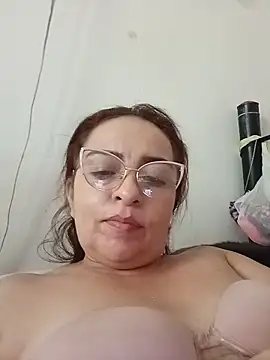 tany90's Live XXX Chat
