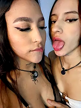 Nerobasta_ Chat XXX in diretta