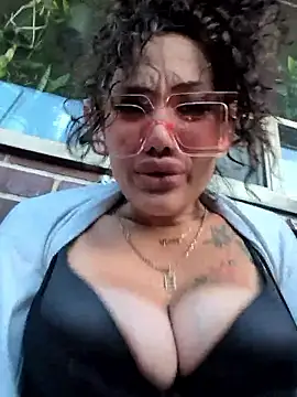 Av3ryyBe3 webcam show