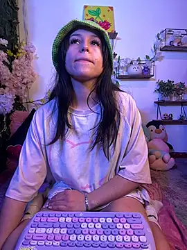 Czat XXX na żywo – Eymmy_24