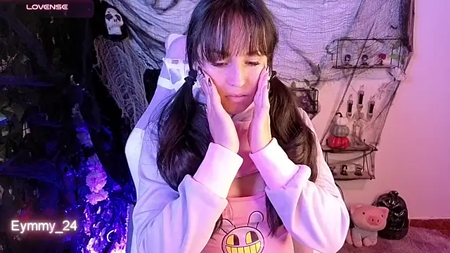 Eymmy_24 Show in webcam