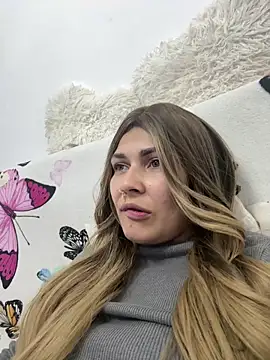 MiaKiittyy Adlı Modelin Canlı XXX Sohbeti