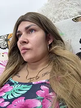 MiaKiittyy Adlı Modelin Canlı XXX Sohbeti