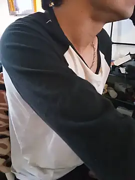 Naughty_Boy13n Webbikameraesitys