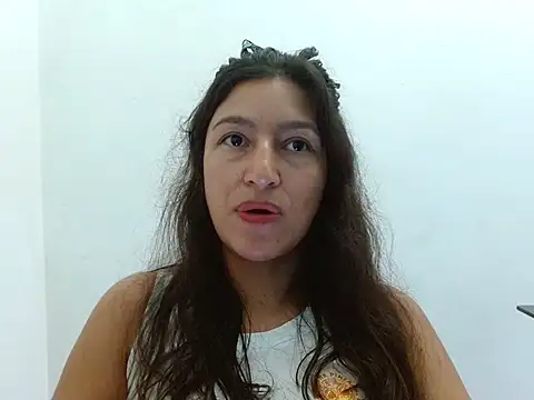 SarahFriendly Chat XXX live