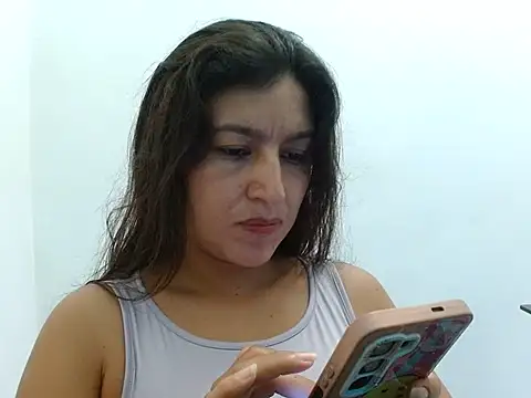 SarahFriendly Chat XXX live