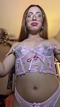 HoneyAndFlowers21's Live XXX Chat