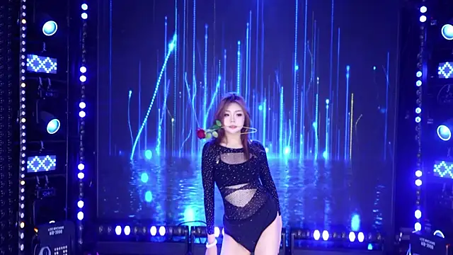 Show modela cdyyds003 na web-kameri