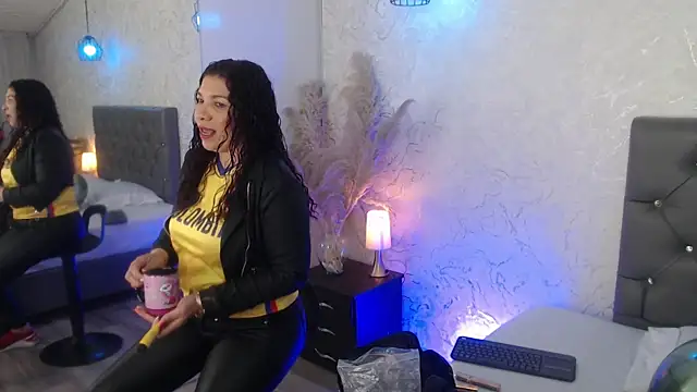 Serena_Houstonn's Live XXX Chat