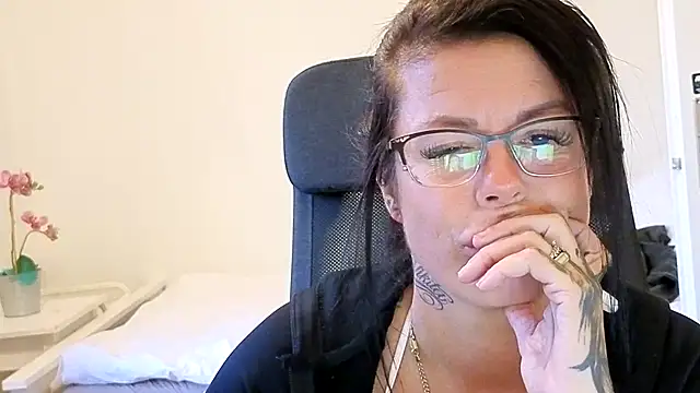 sexygilf82 – webcam-show