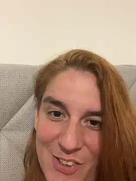 Fcupbabe: διαδικτυακό σόου στην κάμερα