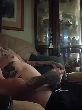 tannedbeachbum's Webcam Show