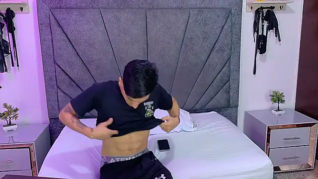 ZafiroAndFlynn Show Webcam