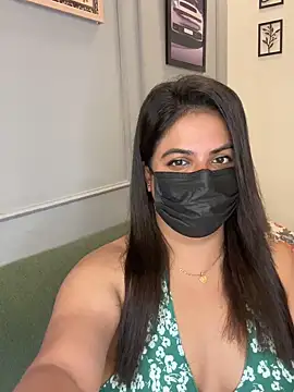 Show modela Varsha__world na web-kameri