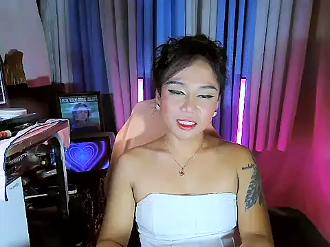 YourNikkieXxx 在線直播表演