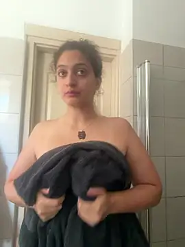 Show modela DreamThickCouple na web-kameri