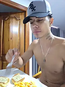 הופעת וובקאם של Randyy_Ag