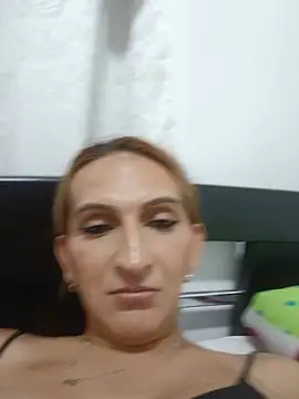 Show modela alanastones-19 na web-kameri