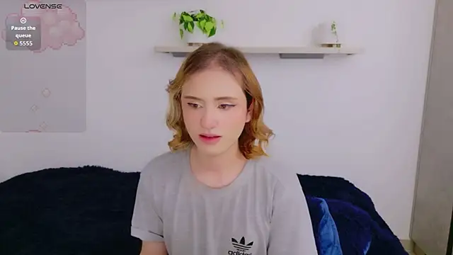 seraphine_star's Webcam Show