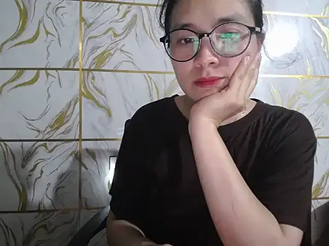 Lyzizi_lovely09 现场性爱视讯表演