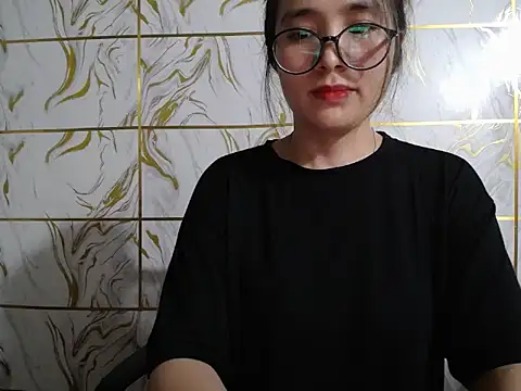 Lyzizi_lovely09 在線直播表演