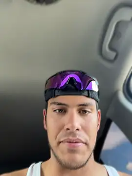 הופעת וובקאם של StrokingDaddy4