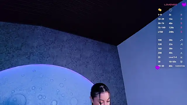 צ'אט XXX בשידור חי של ReinaChloe