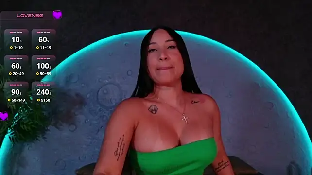 ReinaChloe's Webcam Show