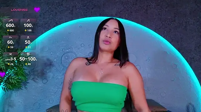 ReinaChloe's Webcam Show