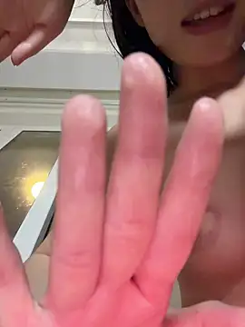 Yiyi-707's Webcam Show