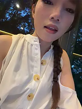 Yiyi-707 webcam show