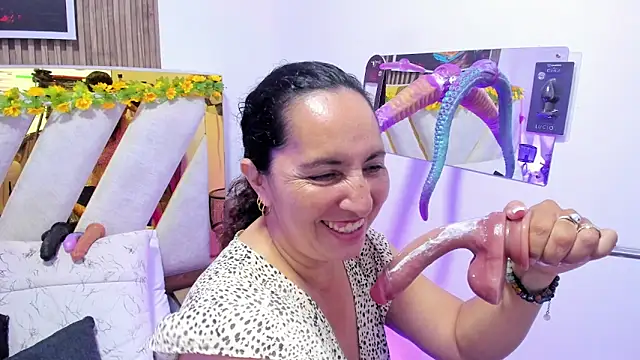Онлайн чат XXX Luna_Naughty1