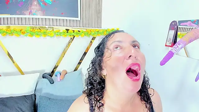 Chat XXX en directo de Luna_Naughty1