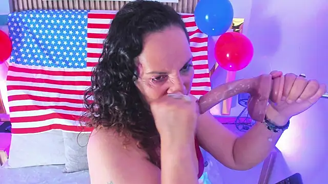 Luna_Naughty1 Chat XXX live