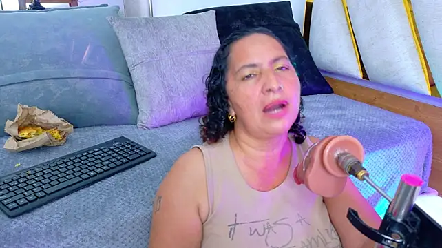 Luna_Naughty1's Live XXX Chat