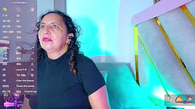 Chat +18 de Luna_Naughty1 ao vivo