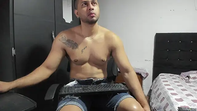 Ryan_xc1 Live XXX-Chat