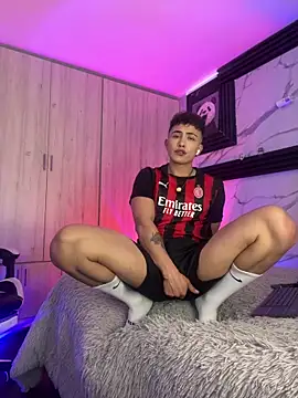 Show modela Saimonvela na web-kameri