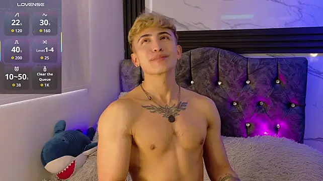 Show modela Saimonvela na web-kameri